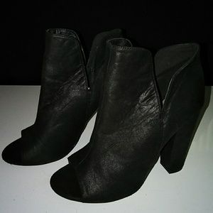 ✨BRAND NEW✨ Black Peep Toe Heels